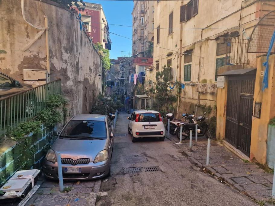 Pastel Blue House X 5 People In Corso Above Metro Montesanto Apartment Napoli Exterior foto